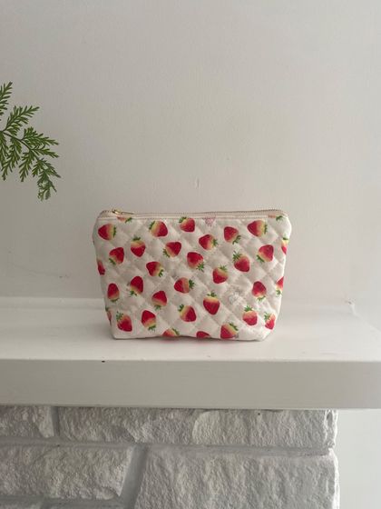Strawberry makeup pouch(small)